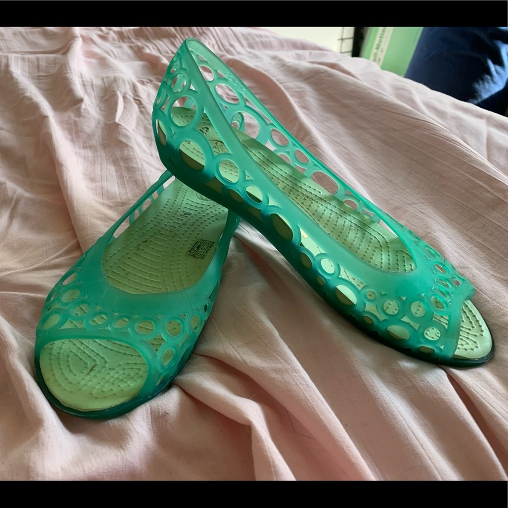 Croc flats
